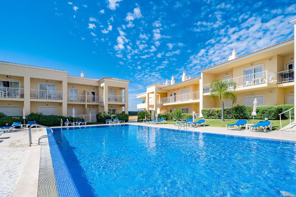 Family Holiday Apartment - Centrally Located - Vale de Parra Edifício Jardins de Vale de Parra Bloco 1, 8200-427 Albufeira
