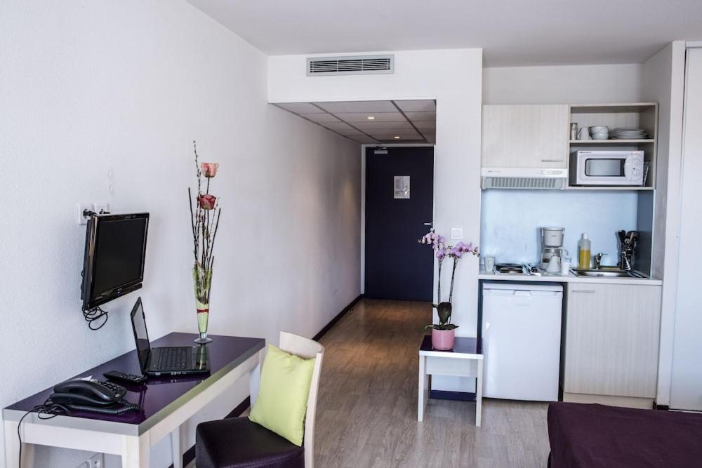 Appartement Family Saint Vincent - Studio 2 Pers - 100m gare Lourdes - WIFI 31 Avenue de la Gare 65100 Lourdes