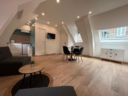 FAMILY STUDIO 3
