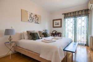 Fancy Apartment W/Metro at Doorstep by LovelyStay
