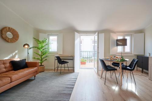 Fantastic Apartment with balcony in Bica