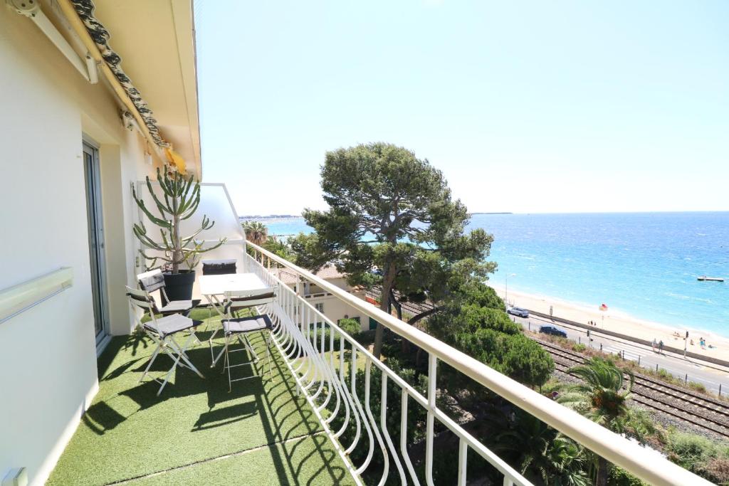 Appartement Fantastic sea view for this 2 bedroom up to 6 people 327 31 bis Avenue du Docteur Raymond Picaud 06400 Cannes