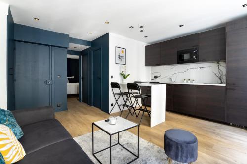 Faubourg Saint-Honoré/ Boétie apartement 4P Courcelle