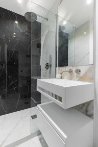 Faubourg Saint-Honoré/ Boétie apartement 4P Courcelle