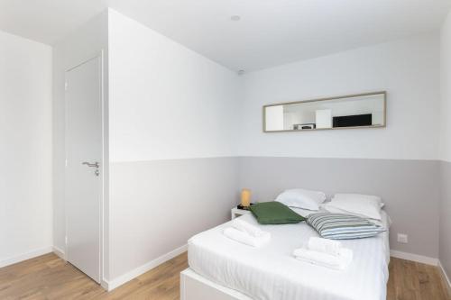 Fee Morgane Studio neuf bien équipé, tv, wifi, proche tramway, Brest centre