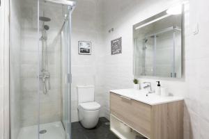 Feel Home in this Stunning Renovated Nest in Graça