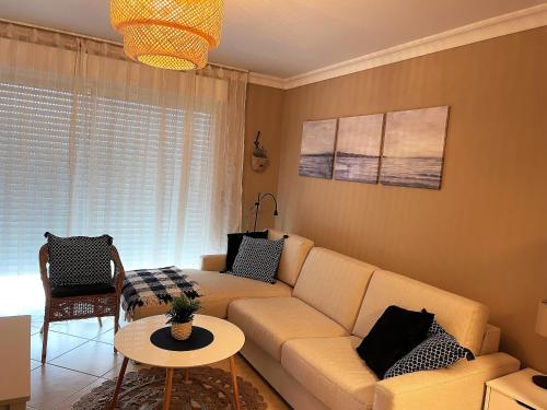 Feels like home JUAN FLORE - Air-conditioned furnished apartment with terrace & parking