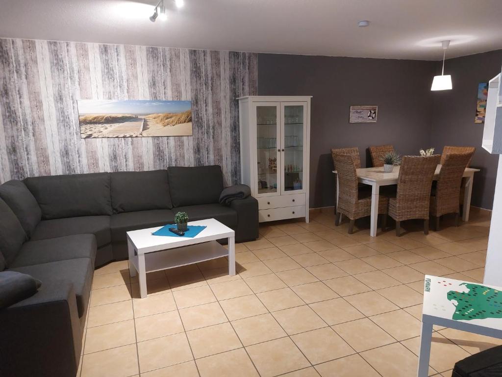 Appartement Fehmarn-OstseeferienFewo \ Haus 51, Wohnung unten links, 51 23769 Wenkendorf auf Fehmarn