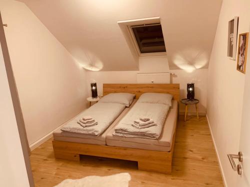 FELIX LIVING 3, modern & cozy 2 Zimmer Wohnung, Netflix, Parkplatz