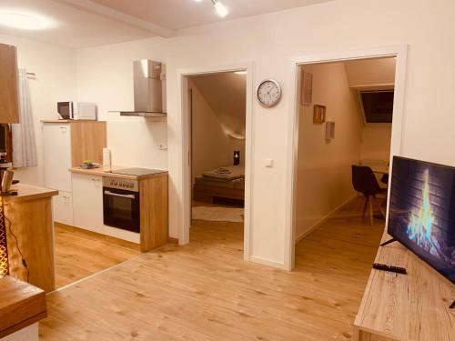 FELIX LIVING 3, modern & cozy 2 Zimmer Wohnung, Netflix, Parkplatz