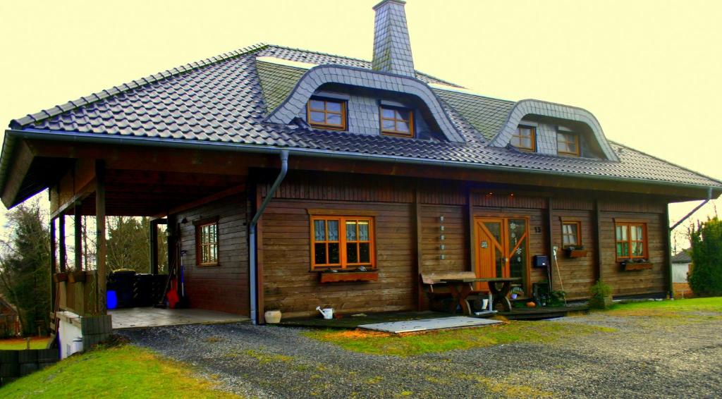 Ferien bei Freunden im Holzhaus Gustengasse 13, 52156 Montjoie