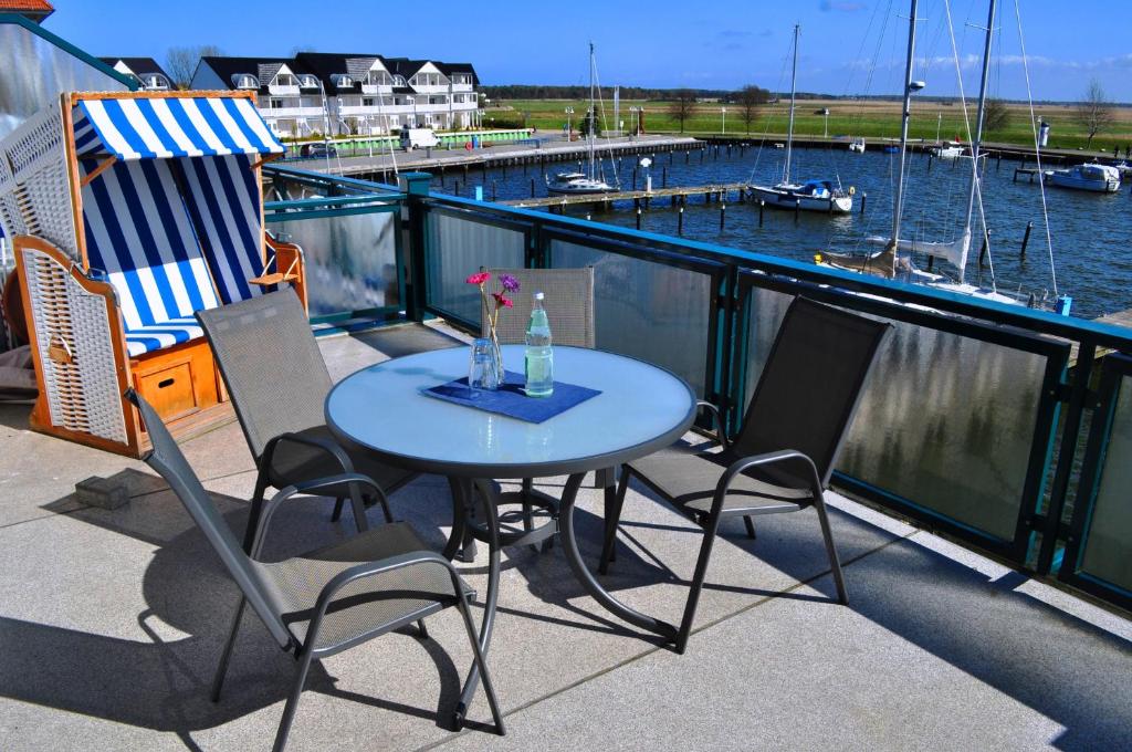 Appartement Ferienapartment Sonnensegler Insel Usedom Am Hafen 2, Apt.33 17449 Karlshagen