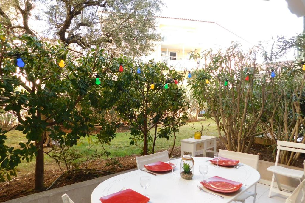 Feriendorf Rugana - Komfort Appartement mit 2 Schlafzimmern und Terrasse D43