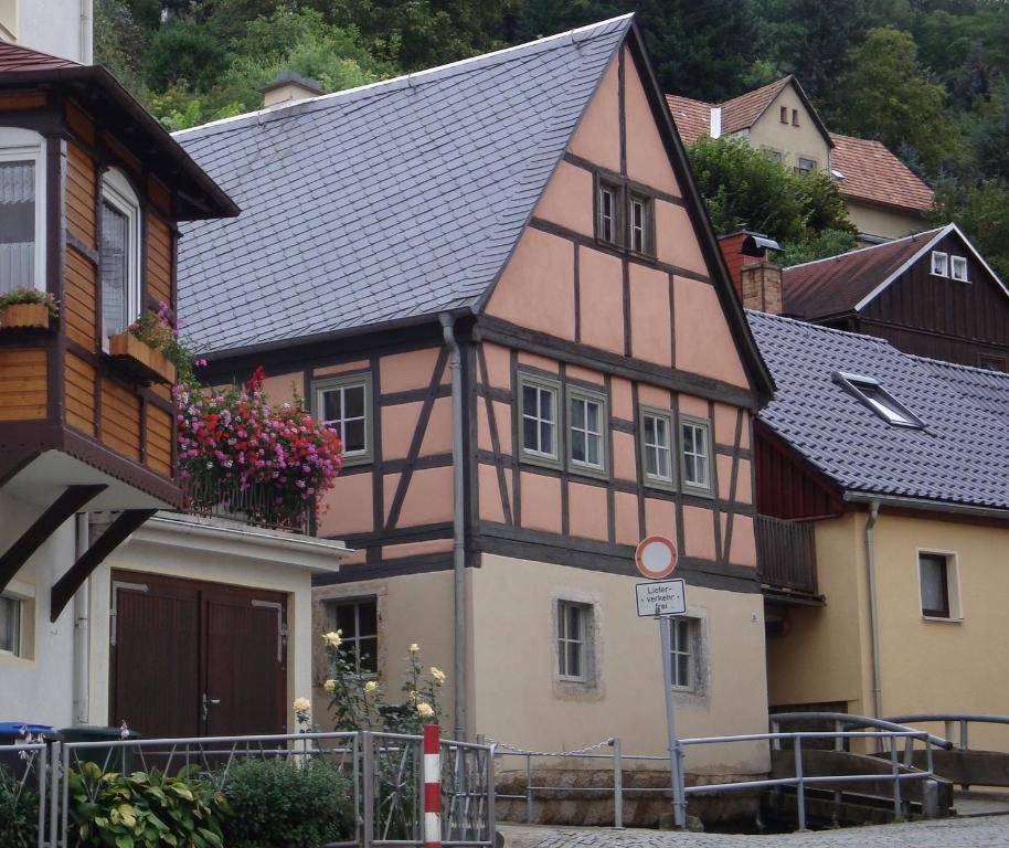 Appartement Ferienhaus Altes Elbschifferhaus Pfaffenberg 13 01824 Königstein