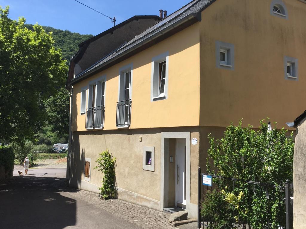 Ferienhaus Ausonius Moselstr.19, 54347 Neumagen-Dhron