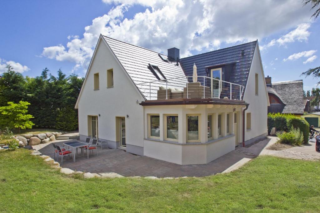 Ferienhaus Auszeit FeWo 1 Terrasse, Gartennutzung, ruhige Lage Alt Reddevitz 8, 18586 Alt Reddevitz