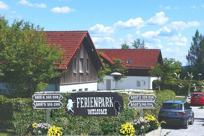 Ferienhaus Bayern am Ferienpark Westerncity Ruberting 8-12, 94535 Eging am See