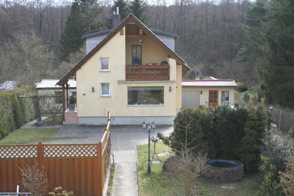 Ferienhaus Helbig Buckow 49 Berliner Straße Wohnung im Dachgeschoss des EFH, 15377 Waldsieversdorf