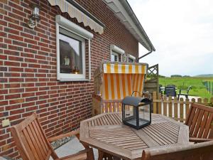Ferienhaus Lobbe F 544 WG 02 über zwei Etagen, strandnah