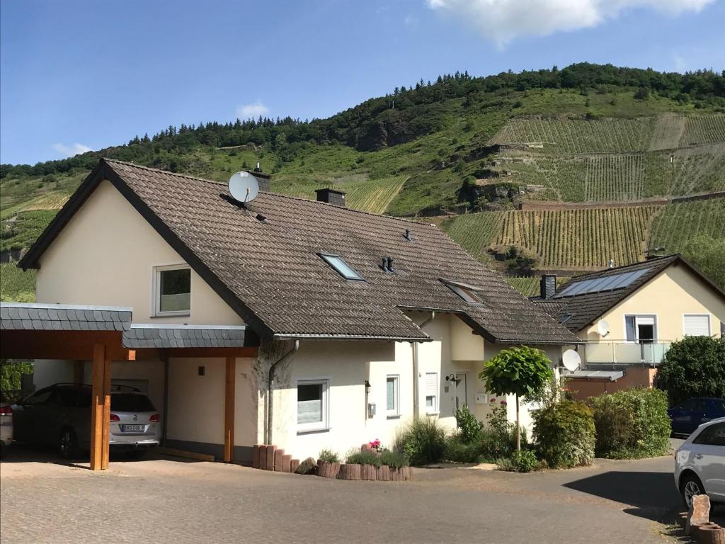 Appartement Ferienhaus Moselglück - ab April 23 kostenlose ÖPNV-Nutzung inbegriffen Am Leinpfad 5 54470 Bernkastel-Kues