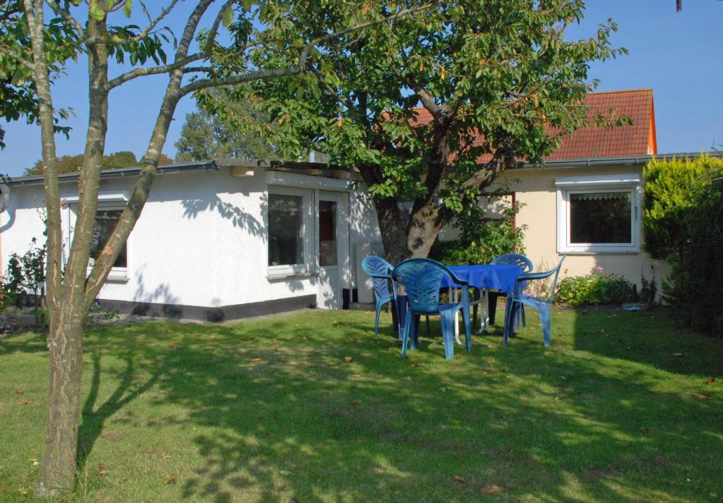 Appartement Ferienhaus Sehlen auf Ruegen An der Chaussee 2 18528 Sehlen