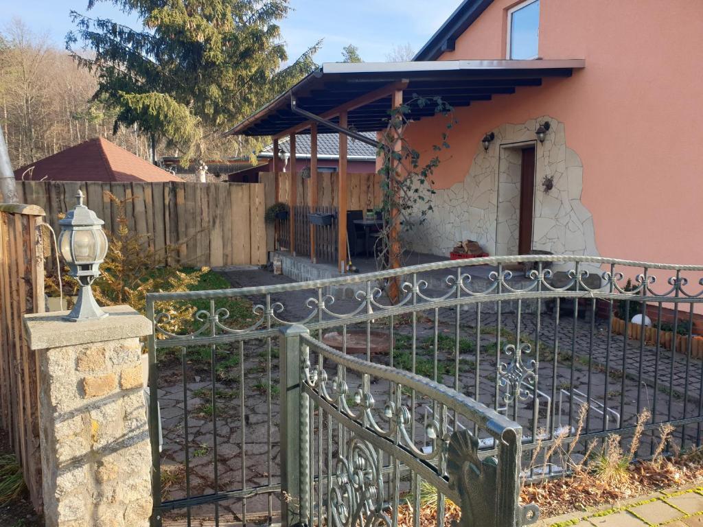Ferienhaus Victoria Ernst-Thälmann-Straße 30, 01987 Schwarzheide