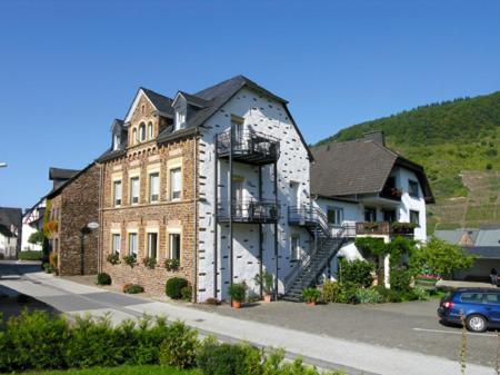 Ferienweingut Gansen / Hochgenuss 1 27 Weingartenstraße, 56814 Ernst