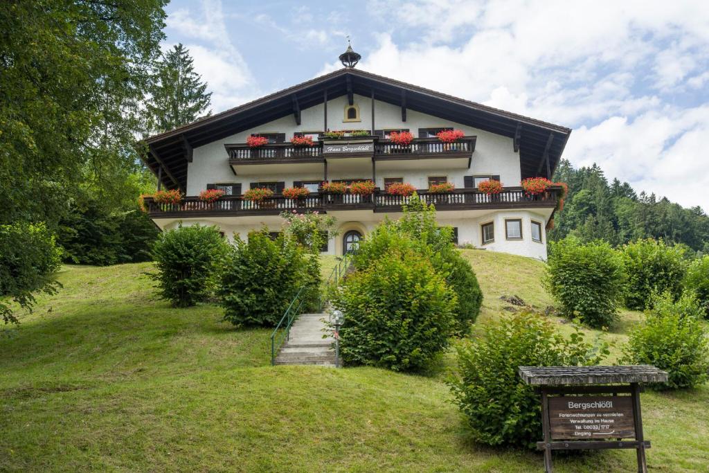 Ferienwohnanlage Bergschlößl Wohnung Nr 9 Laurentiusstraße 13, 83080 Oberaudorf