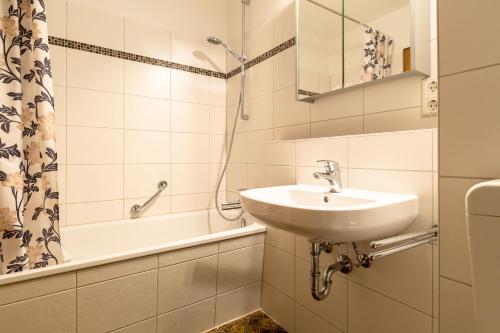 Ferienwohnpark Immenstaad am Bodensee Ein-Zimmer-Apartment 49 17