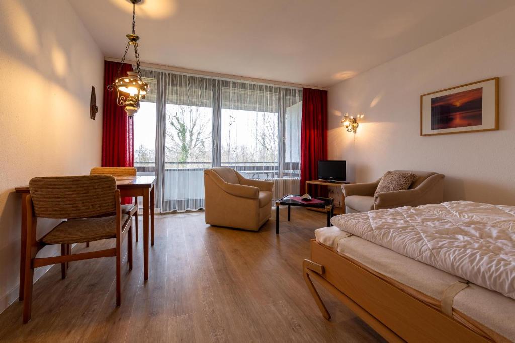 Appartement Ferienwohnpark Immenstaad am Bodensee Ein-Zimmer-Apartment 49 31 Gehrenbergstr. 50 88090 Immenstaad am Bodensee