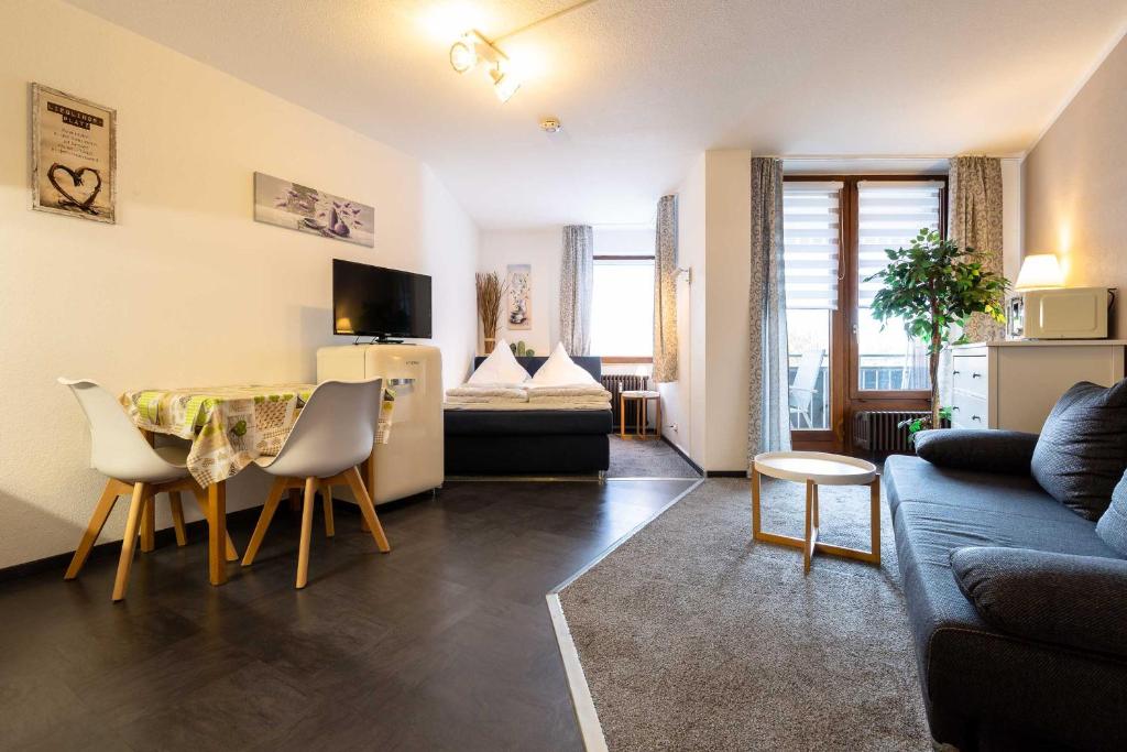 Appartement Ferienwohnpark Immenstaad am Bodensee Ein-Zimmer-Apartment 55 24 Gehrenbergstr. 50 88090 Immenstaad am Bodensee