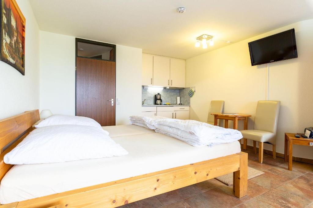 Appartement Ferienwohnpark Immenstaad am Bodensee Ein-Zimmer-Apartment 55 32 Gehrenbergstr. 50 88090 Immenstaad am Bodensee