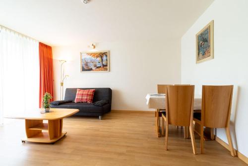 Ferienwohnpark Immenstaad am Bodensee Zwei-Zimmer-Apartment 49 16