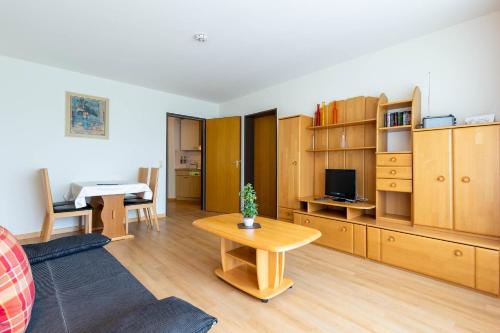 Ferienwohnpark Immenstaad am Bodensee Zwei-Zimmer-Apartment 49 16