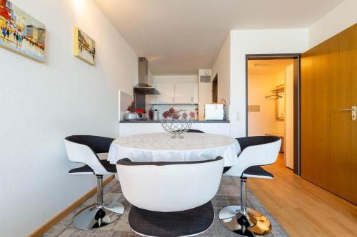 Ferienwohnpark Immenstaad am Bodensee Zwei-Zimmer-Apartment 49 46