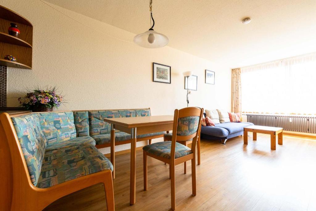 Ferienwohnpark Immenstaad am Bodensee Zwei-Zimmer-Apartment 51 14 Gehrenbergstr. 50, 88090 Immenstaad am Bodensee