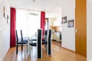 Ferienwohnpark Immenstaad am Bodensee Zwei-Zimmer-Apartment 51 24