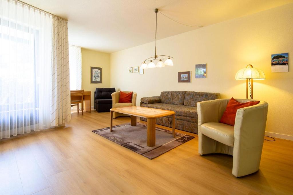 Appartement Ferienwohnpark Immenstaad am Bodensee Zwei-Zimmer-Apartment 53 01 Gehrenbergstr. 50 88090 Immenstaad am Bodensee