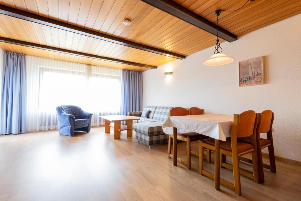 Appartement Ferienwohnpark Immenstaad am Bodensee Zwei-Zimmer-Apartment 53 23 Gehrenbergstr. 50 88090 Immenstaad am Bodensee