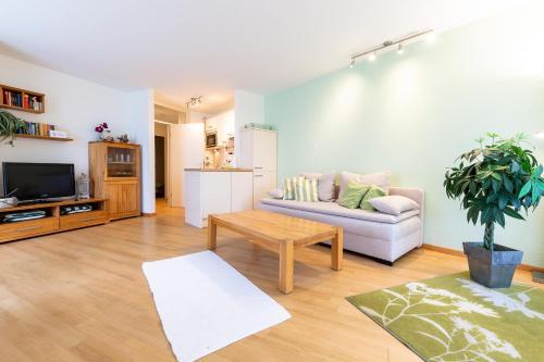 Ferienwohnpark Immenstaad am Bodensee Zwei-Zimmer-Apartment 55 12