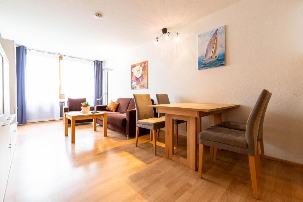 Appartement Ferienwohnpark Immenstaad am Bodensee Zwei-Zimmer-Apartment 55 21 Gehrenbergstr. 50 88090 Immenstaad am Bodensee