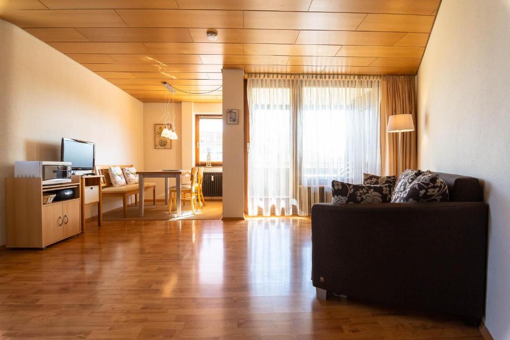 Appartement Ferienwohnpark Immenstaad am Bodensee Zwei-Zimmer-Apartment 55 23 Gehrenbergstr. 50 88090 Immenstaad am Bodensee