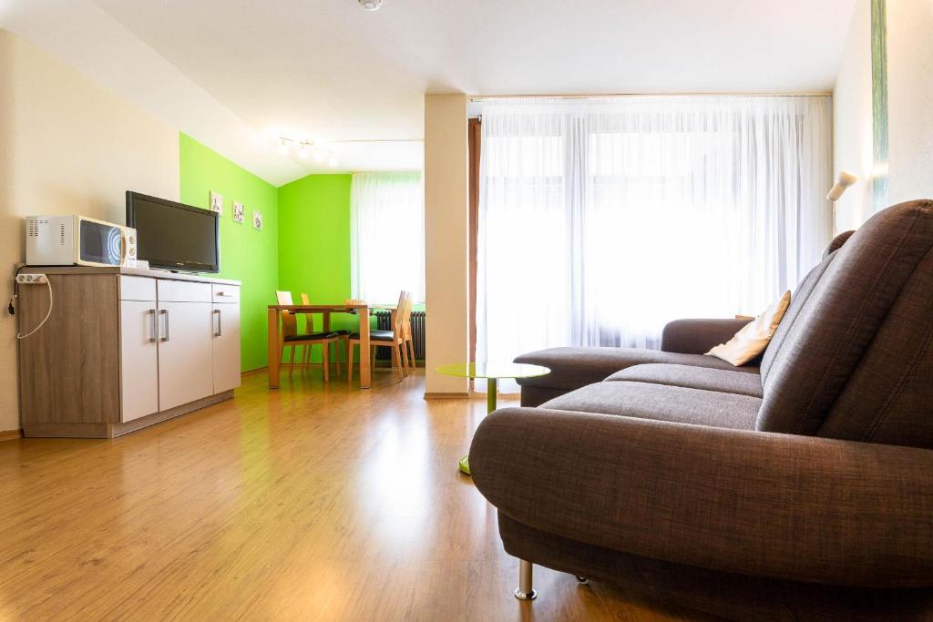 Appartement Ferienwohnpark Immenstaad am Bodensee Zwei-Zimmer-Apartment 55 31 Gehrenbergstr. 50 88090 Immenstaad am Bodensee