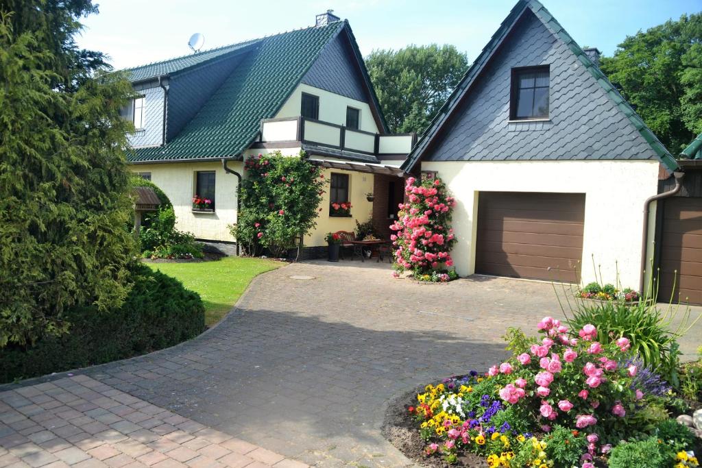 Ferienwohnung 1 bei Familie Saupe 14 Poggenhof, 18569 Schaprode