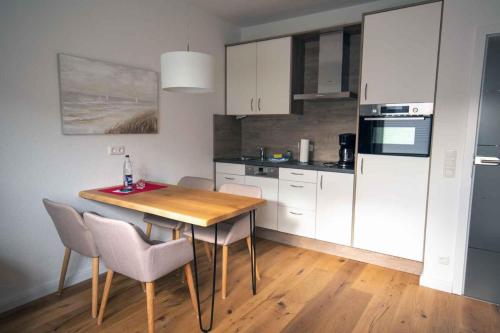 Ferienwohnung-2-Strandnah-und-mit-Strandkorb-im-Haus-Seeluft-in-Duhnen