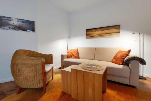 Ferienwohnung-24-in-der-Residenz-Meeresbrandung-mit-Meerblick