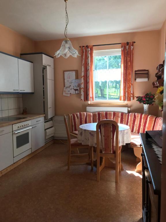 Appartement Ferienwohnung 4 vom Friesenhof Wieratal 24 Wolperndorfer Ring 04603 Nobitz