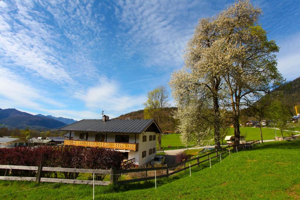 Ferienwohnung Alpenblume Königssee 38 Jennerbahnstraße, 83471 Schönau am Königssee