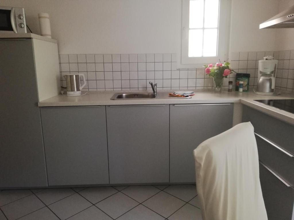 Appartement Ferienwohnung am Bodensee Wintergarten und Garten mit Grillhaus Bahnhofstrasse 25 88690 Uhldingen-Mühlhofen