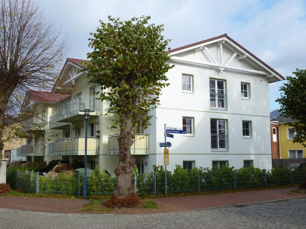 Appartement Ferienwohnung am Rhododendronpark, 300 m zum Strand Fritz-Reuter-Str. 18a 18181 Graal-Müritz